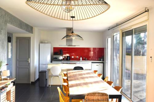 Iekārtas, Maison Les Chênes - Jacuzzi - Calme & Idéalement situé - Clim - Salle de Jeux - Parking (Maison Les Chenes - Jacuzzi - Calme & Idealement situe - Clim - Salle de Jeux - Parking) in Sauzet (Rhone-Alpes)