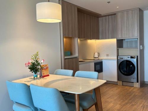 A La Carte Ha Long Bay - Sea View Apartment