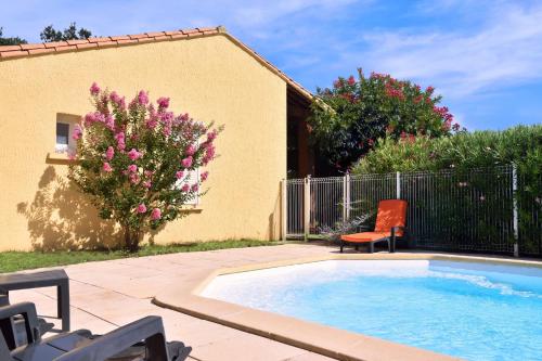 Peldbaseins, Lou Tranquillou - Nature - Piscine - Idéalement Placé (Maison Super Calme et Confortable - Idealement Situee - Clim - Vue Montagnes - Piscine Partagee - Pa) in Sauzet (Rhone-Alpes)