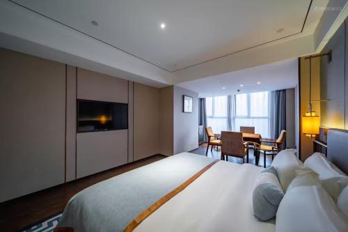 Till Bright Hotel Huaihua High-speed Railway South Station Wanda Plaza – Huaihua, KY