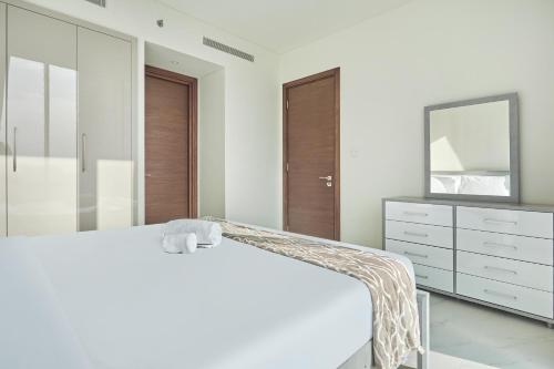 STAY BY LATINEM Luxury 1BR Holiday Home CVG 710 Near Burj Khalifa, Dubaj (fotografie 7)