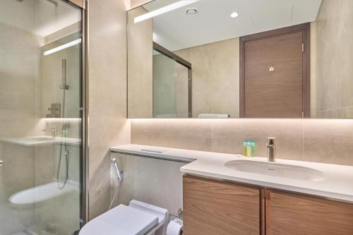 STAY BY LATINEM Luxury 1BR Holiday Home CVG 710 Near Burj Khalifa, Dubaj (fotografie 9)
