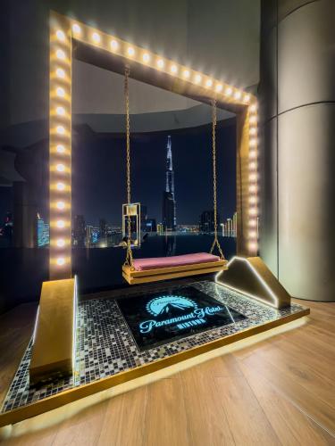 64th Floor Rooftop Dream, Burj Khalifa View Pool, 2Br Apartment in Paramount Hotel Midtown