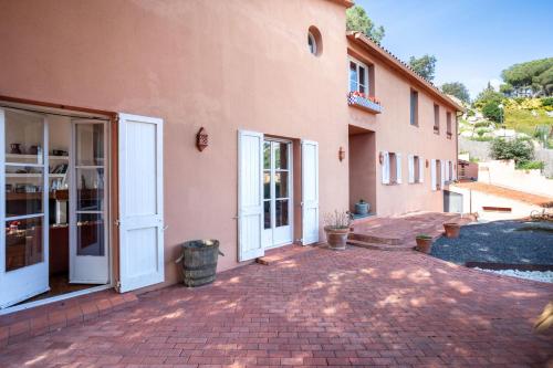 B&B 126m con piscina Privada! No cocina in Argentona