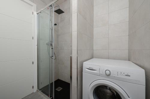 Apartamento Premium Plaza Castilla WiFi y  Metro - image 11