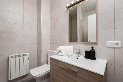 Apartamento Premium Plaza Castilla WiFi y  Metro - image 6