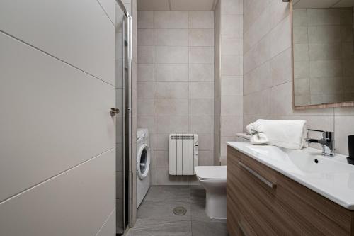 Apartamento Premium Plaza Castilla WiFi y  Metro - image 9