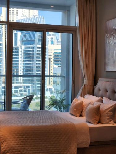 Stunning Marina View Luxury Studio One - image 13