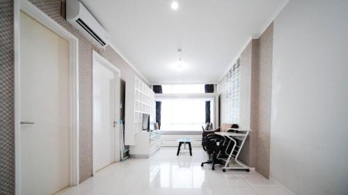 Stunning and Cozy 1BR at The Via and The Vue Apartment By Travelio - image 3