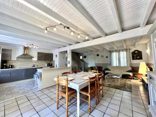 廚房, Maison 4 pièces 6 couchages La Brée Les Bains LBO000-071 (Maison 4 pieces 6 couchages La Bree Les Bains LBO000-071) in 拉布雷萊班