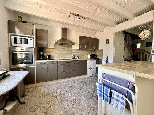 廚房, Maison 4 pièces 6 couchages La Brée Les Bains LBO000-071 (Maison 4 pieces 6 couchages La Bree Les Bains LBO000-071) in 拉布雷萊班