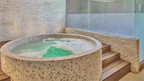 Hot tub, Twin Lakes Hotel near Tagaytay in Tagaytay