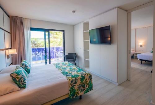 Golden Port Salou & Spa - image 14