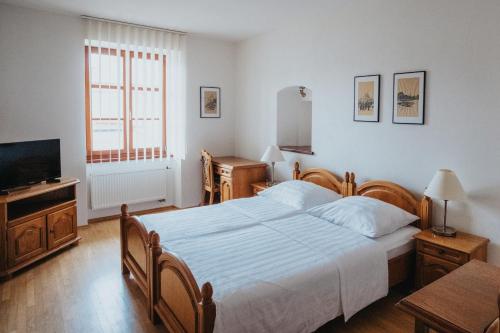 2 twin beds