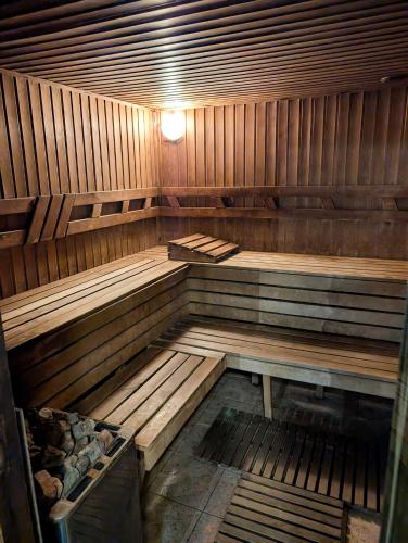 Szauna, Ізумруд in Kholmok