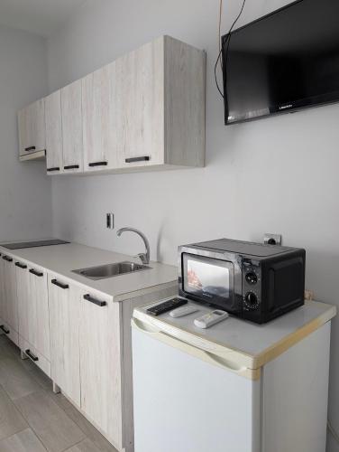 Konyha, Ізумруд in Kholmok