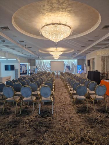 Best Western Plus Lido Hotel