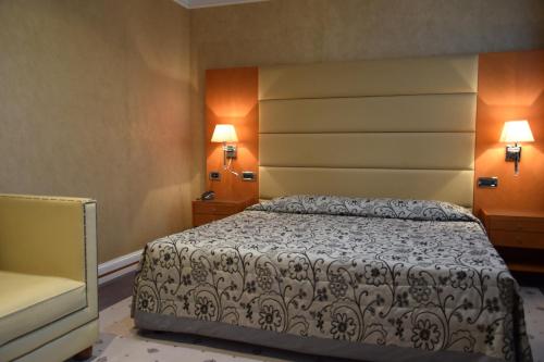 Superior Triple Room image 2