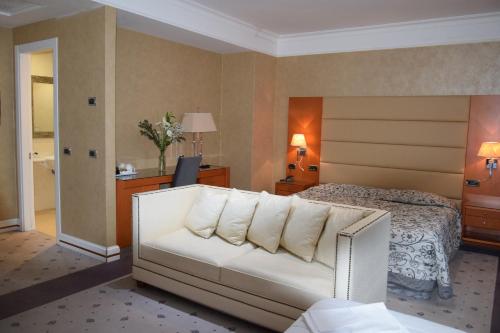 Superior Quadruple Room image 8