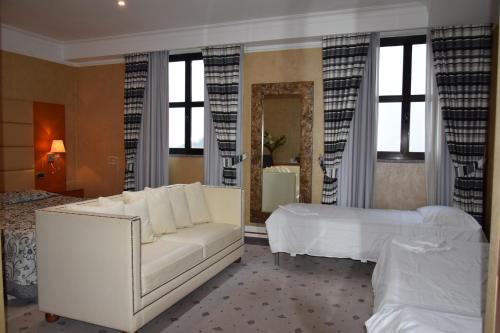 Superior Quadruple Room image 4