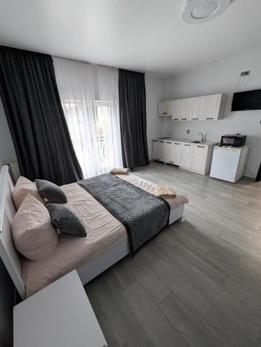 Ізумруд in Kholmok