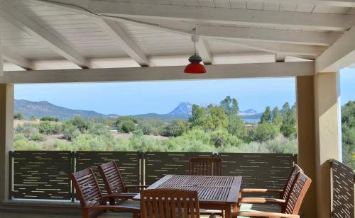 ISS Travel, Casa Smeraldo 10 beds, wonderful view of the gulf of San Teodoro