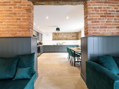 A szálláshely kívülről, Threshers Barn in Weston Rhyn