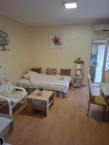 Apartment with Garden View image 10