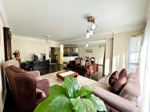 Bright & Comfortable 2BR Apartment in New Maadi, Il Cairo