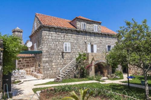 Viesnīcas āriene, Villa Lucivana with free parking in Popovići