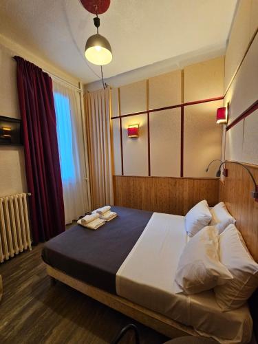 Double Room image 1