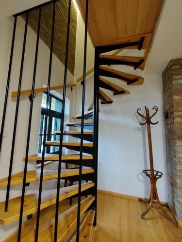 Dvori 1882 in 卡拉納茨