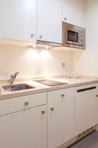 Suites Viena Plaza de España - image 9