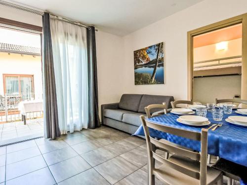 Apartment Endine Pool Apartment by Interhome in Spinone Al Lago