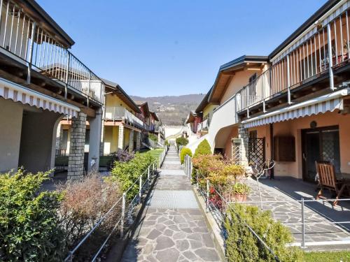 Apartment Endine Pool Apartment by Interhome in Spinone Al Lago