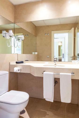 Suites Viena Plaza de España - image 13