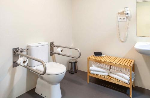 Suites Viena Plaza de España - image 10