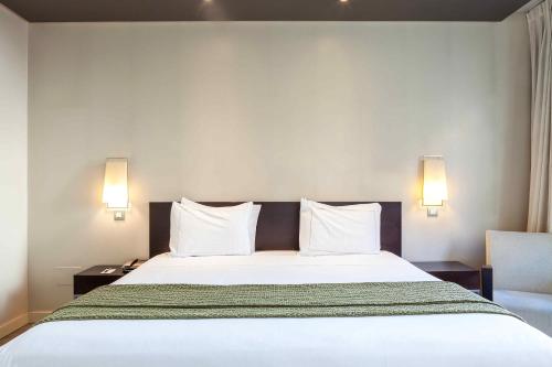 Suites Viena Plaza de España - image 2