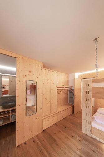Stunning family flat with sauna and parking near Schwarzsee in Davos Stunning family flat with sauna and parking near Schwarzsee in Davos