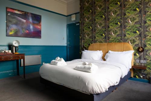 The Ship Rooms - image 12