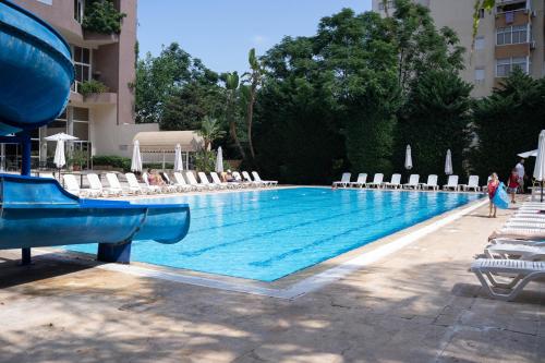 Zunanjost, Cosmopolitan Hotel in Dekouane