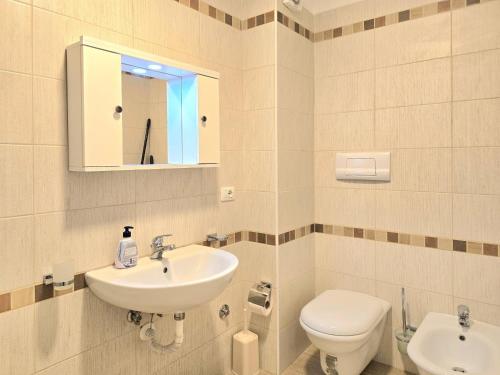 Apartment with Sea View image 8