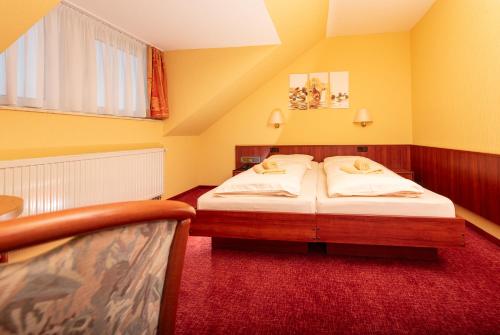 Zimmer mit 2 einzelbetten, balkon