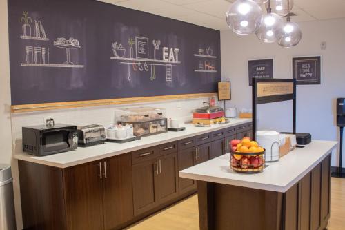 Hampton Inn & Suites Big Rapids, Mi Hampton Inn & Suites Big Rapids, Mi