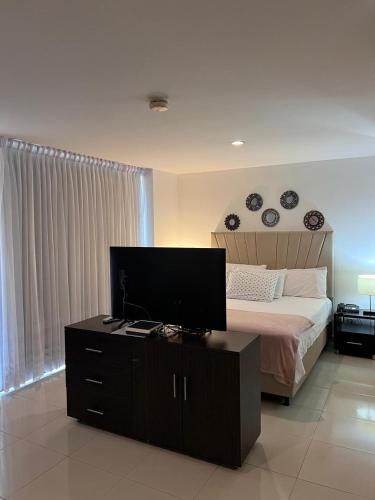 1 queen bed, 1 sofa bed