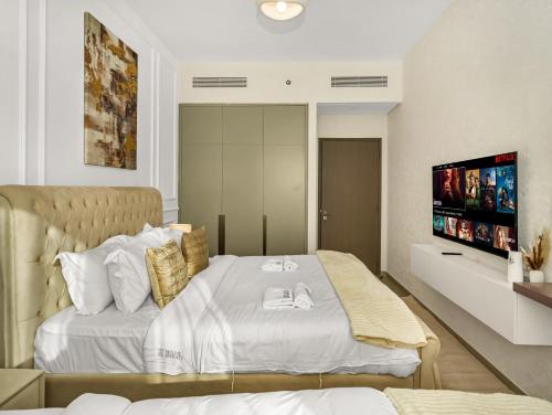 Skyline Serenity Holiday Home I Grande Signature 2 Bedroom Apartments I Persian Gulf Views I Free Parking Gym Pool & Wi-Fi - image 3