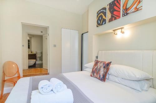HR2 - Charming 1-Bed near Holland Park - by Short Stories London, London (photo 7)
