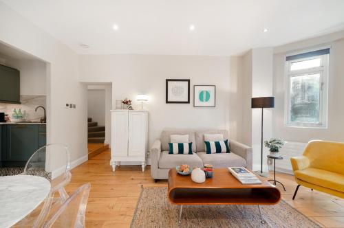 HR2 - Charming 1-Bed near Holland Park - by Short Stories London, London (photo 10)