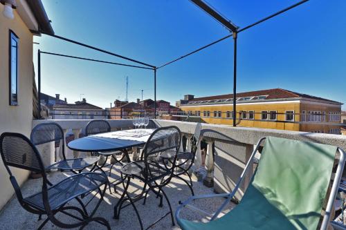 Venice Homes & Holidays - image 2