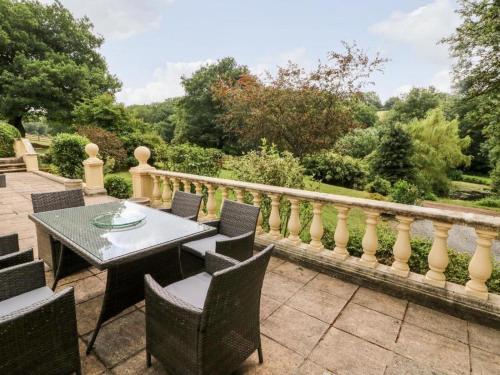 Iekārtas, Oak View, rural home in Devon with Indoor Pool in Eksborna